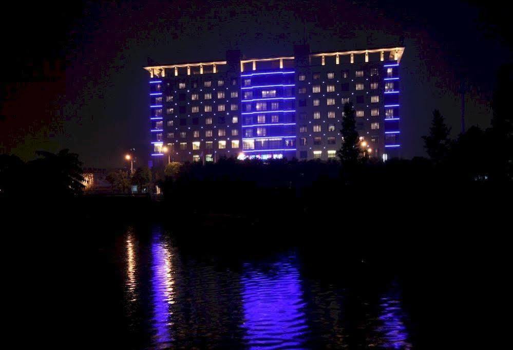 Four Seasons Rayli Hotel Ningbo Eksteriør billede
